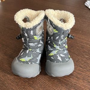 Baby Bogs BMOC Shark Snow Boots Toddler Size 5